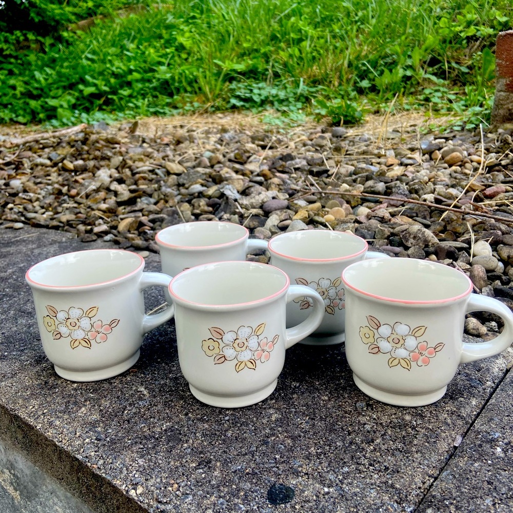 Set 5 Vintage Chantilly Fleur de Bois Stoneware Mugs/ Coffee Cups Japan Floral